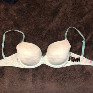 VS Pink Bra 🗣FREE GIFT WITH PURCHASE 🗣
